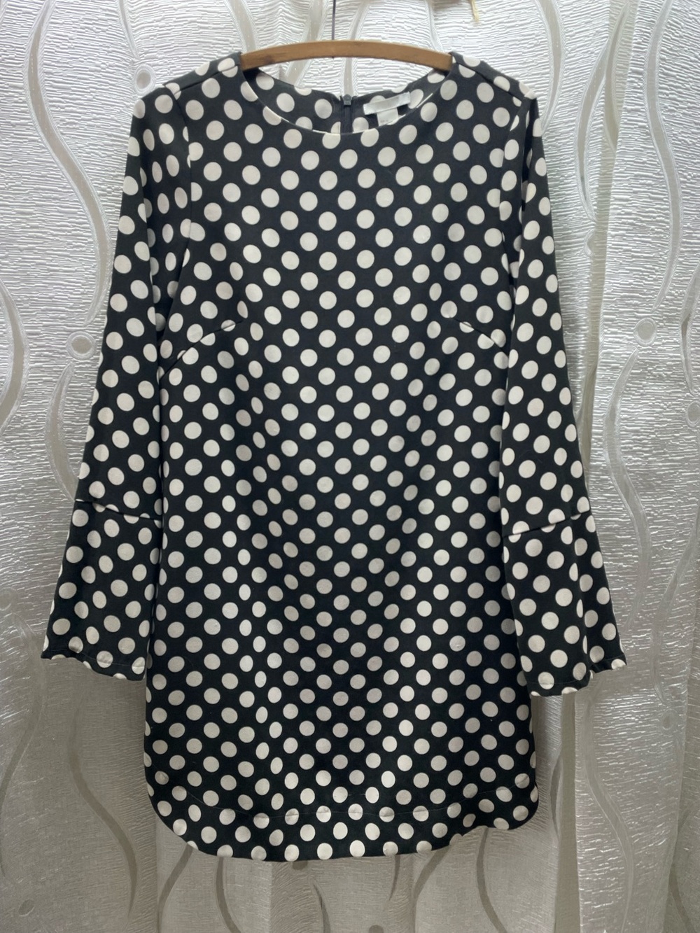 H&M Polka Dot Shift‎ Dress Womens 6 Black White Excellent Long Bell Sleeve Mini
